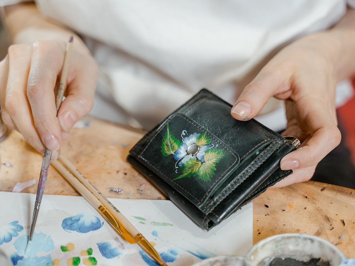 Customize Your Leather Accessories with Paint